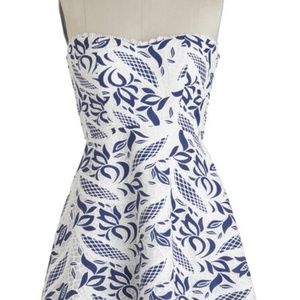 Color, Texture, Flatter Dress in S